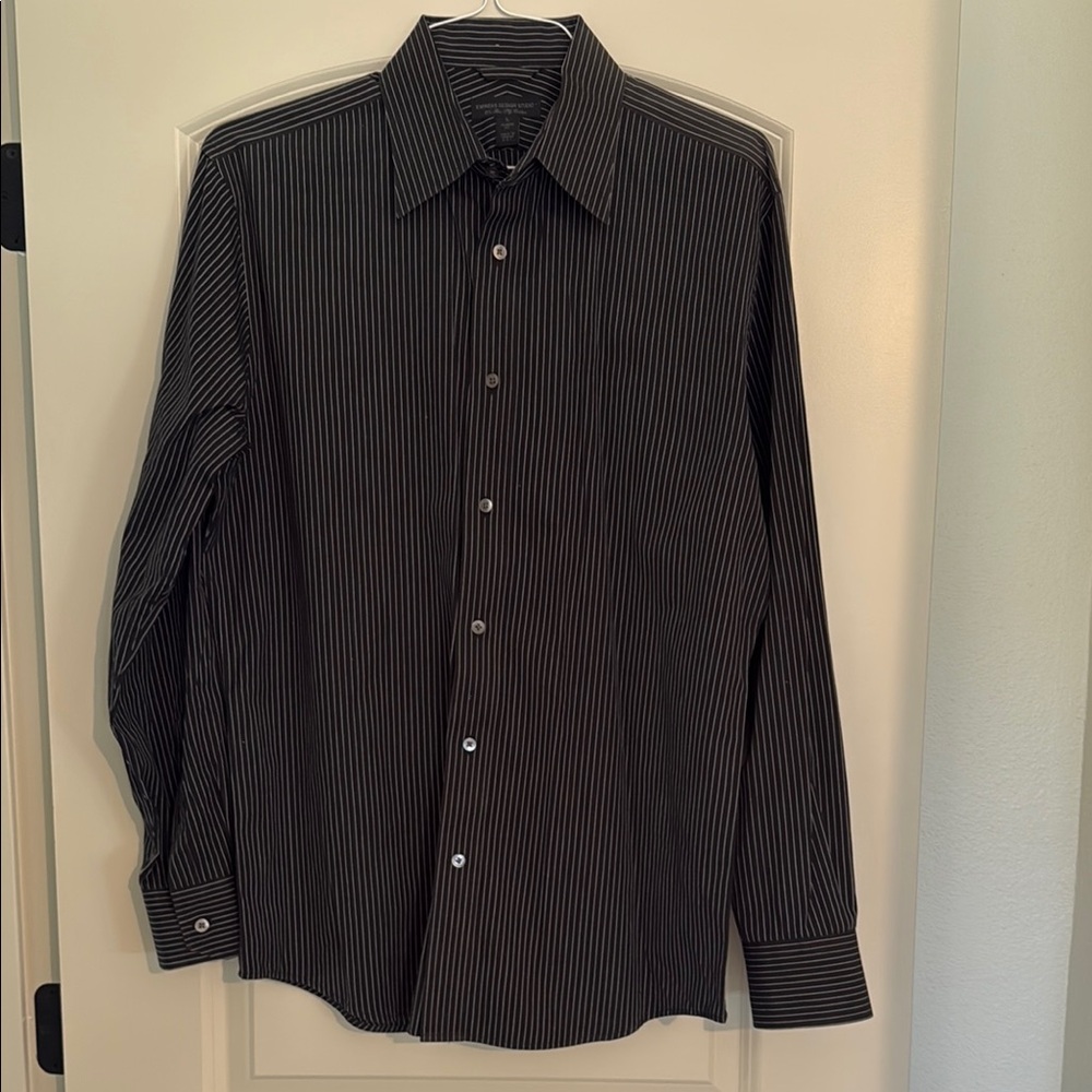 Express Black and White Striped Dress Shirt with Classic Collar and Long Sleeves
